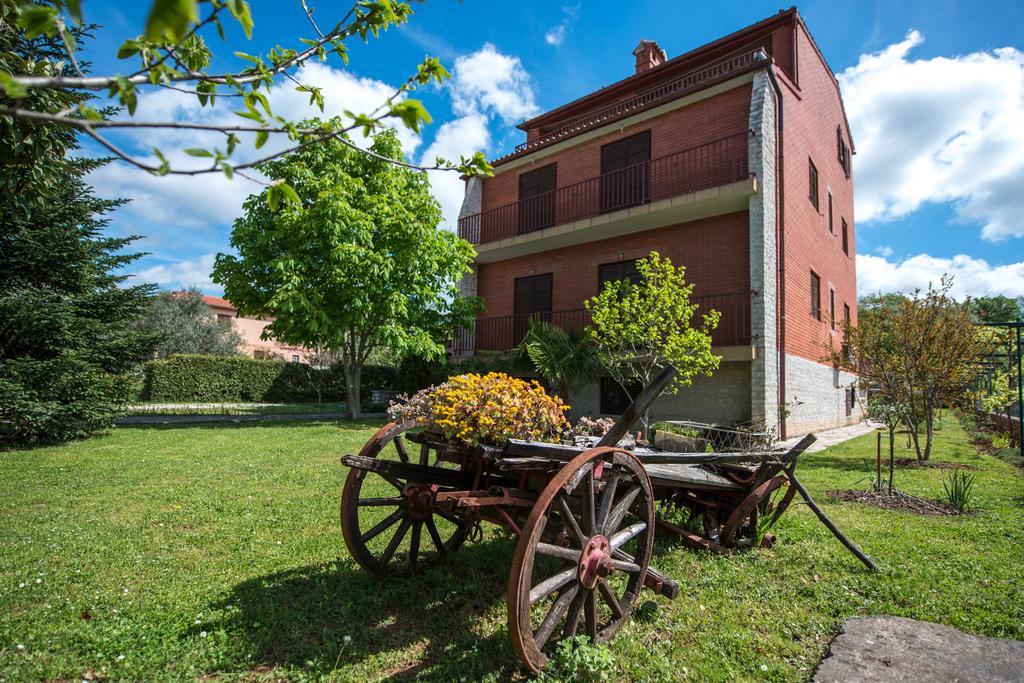 Villa Accomodation Terrarossa Fažana Exterior foto